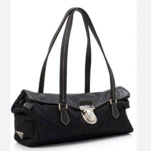 Real authentic semitracolla Prada handbag with certification of authenticity